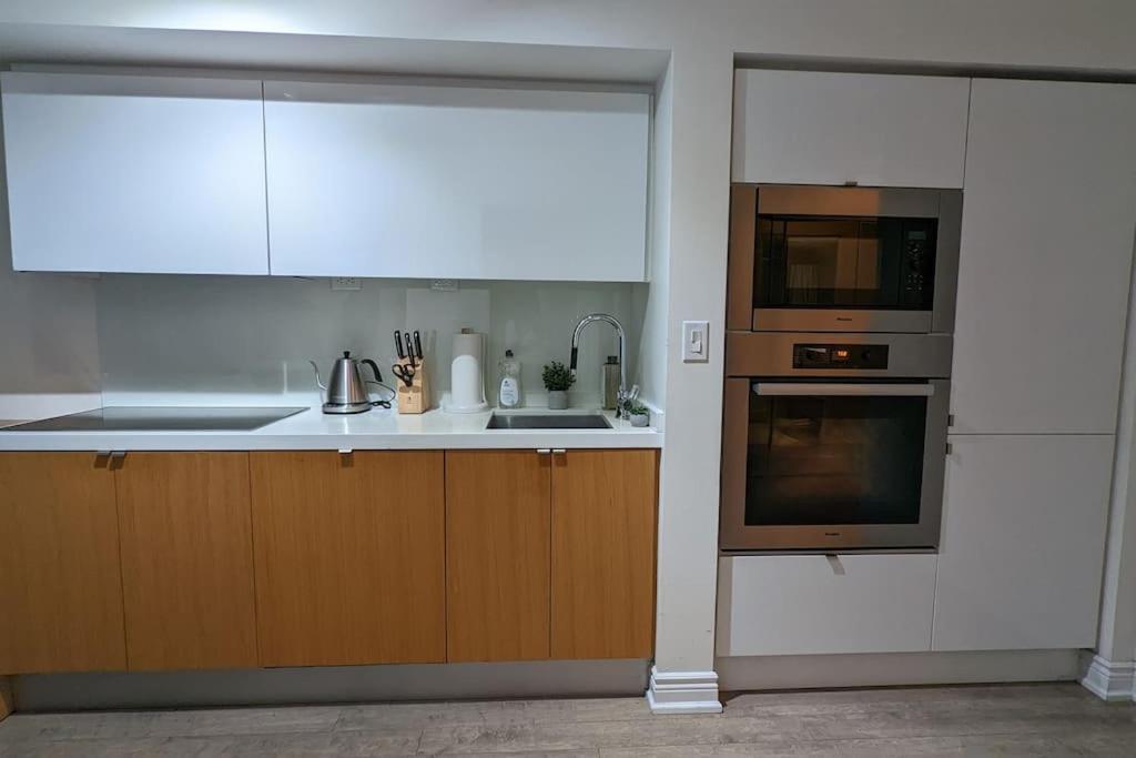 Lovely 2 Bed Condo In Downtown Toronto Exterior foto