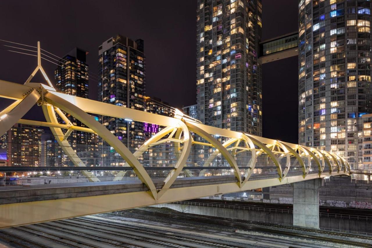 Lovely 2 Bed Condo In Downtown Toronto Exterior foto